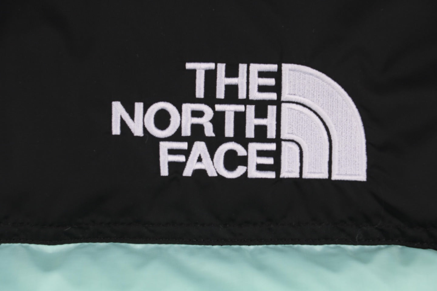 Abrigo The North Face 1996 Nuptse retro 700 Azul Clouds Unisex