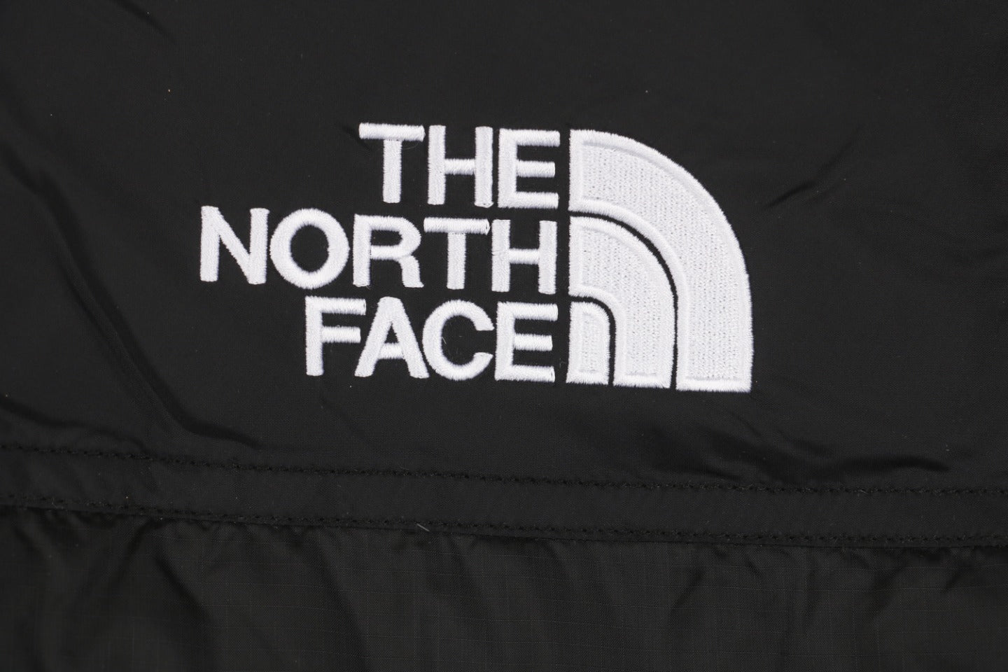 Abrigo The North Face 1996 Nuptse retro 700 Negro Unisex